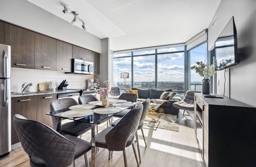 Bay Cloverhill Hotel | Burano Condos in Downtown Toronto