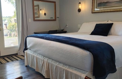 Ucluelet Hotel | Ucluelet/Ocean/King Cove Suite - hot tub access
