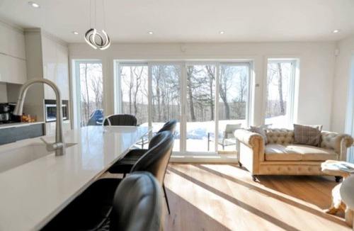 Pine Hill Ski Chalet | Private Spa| Hiking | Skiing | Mini Chalet Élios