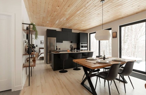 La Conception Cabin | Forest Refuge | Fire HotTub Tremblant 15 min