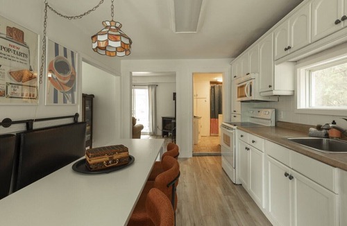 La Conception Ski Chalet | Waterfront | 15 min Tremblant HotTub Fireplace