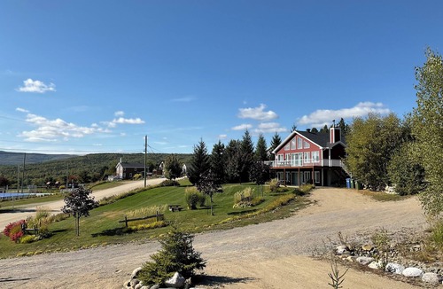 Petite-Riviere-Saint-Francois Ski Chalet | Les Chalets Sympathiques (unité du Bas) - Close to Le Massif de Charlevoix!