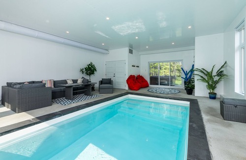 Petite-Riviere-Saint-Francois House | Hôtel à la maison - Le Distinction, piscine et spa