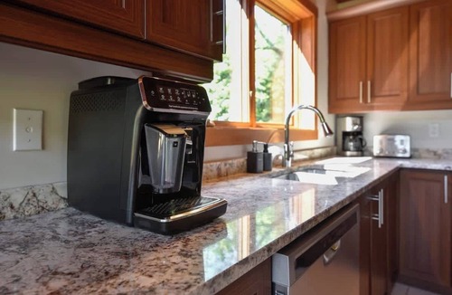 Petite-Riviere-Saint-Francois Ski Chalet | Chalet l'Ascension Nature getaway with Spa