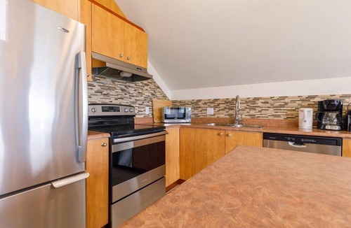 Petite-Riviere-Saint-Francois Condo | Condo 14H: Panoramic Views & River Terrace