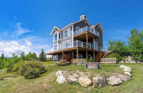 Petite-Riviere-Saint-Francois House | Offer yourself a stay in Charlevoix in all its grandeur !