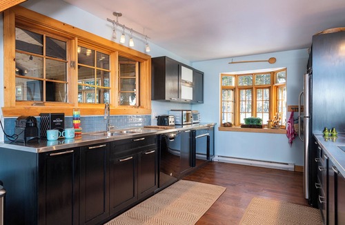Petite-Riviere-Saint-Francois Ski Chalet | Perfect balance between modern and rustic