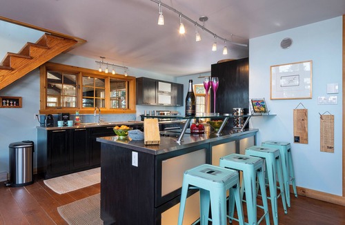 Petite-Riviere-Saint-Francois Ski Chalet | Perfect balance between modern and rustic