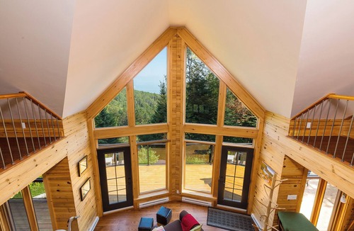 Petite-Riviere-Saint-Francois Ski Chalet | Perfect balance between modern and rustic