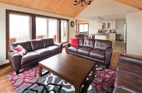 Petite-Riviere-Saint-Francois Ski Chalet | A nice cottage for winter and summer time