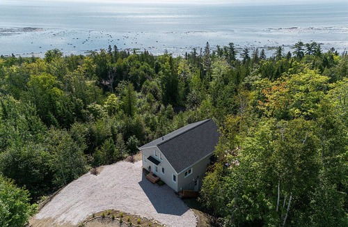 Petite-Riviere-Saint-Francois House | NEW CONSTRUCTION: Comfort and modernity in Charlevoix!