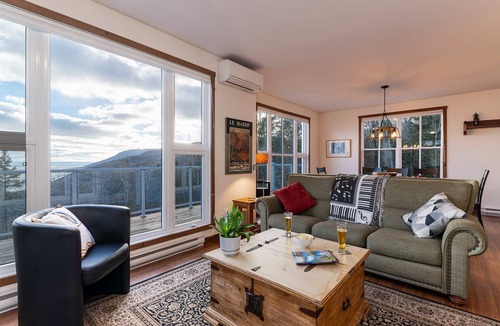 Petite-Riviere-Saint-Francois Ski Chalet | 14 guests with SPA | Chalet LaPaix-Ski
