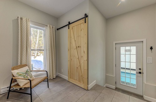 Petite-Riviere-Saint-Francois House | Swimming pool, spa and view of the St Lawrence River!