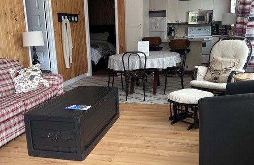 Saint-Jean-de-l'lle-d'Orleans Ski Chalet | Close to the river, private view and access. 2 bedrooms, 4 guests. Citq 121170