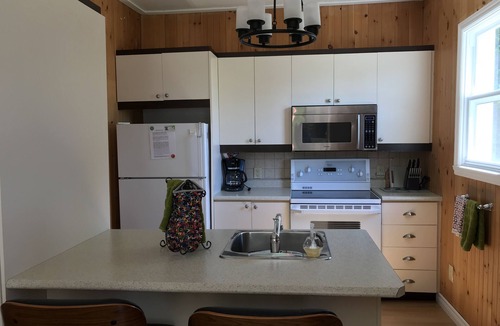 Saint-Jean-de-l'lle-d'Orleans Ski Chalet | Close to the river, private view and access. 2 bedrooms, 4 guests. Citq 121170