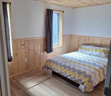 Saint-Jean-de-l'lle-d'Orleans Hostel | Auberge Le P'tit Bonheur