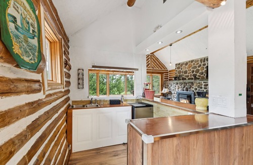 Ste-Lucie-des-Laurentides Ski Chalet | 🌲Chalet Spa & Sauna Getaway in Luarentide– Sainte-Lucie 🌲 Val-David, Val-Morin