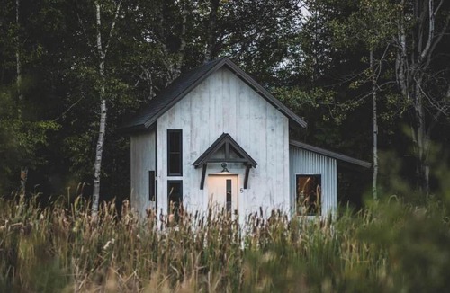 Rangeley House | Cabin 5- The Hearthside