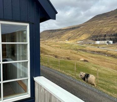Sandavagur House | Cabin by Gáansá