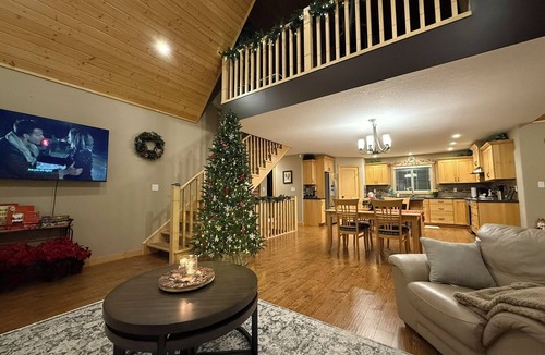 Division No. 7 Cabin | Cabin in the Woods - Buffalo Lake, Alberta