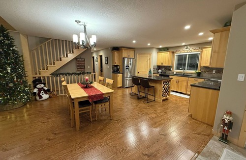 Division No. 7 Cabin | Cabin in the Woods - Buffalo Lake, Alberta