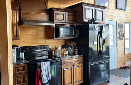 Big River Cabin | Cabin with uninterrupted view of the lake