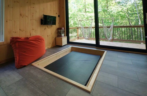 Eastman Cabin | Cabin Zoobox 57 Summa