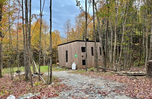 Eastman Cabin | Cabin Zoobox 76 Summa