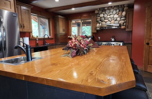 Seba Beach Cabin | Calling all Hunters Log Cabin on the River!