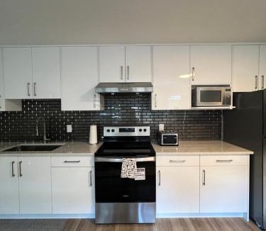 Guildford Apartment | Calm & Cozy Private Suite