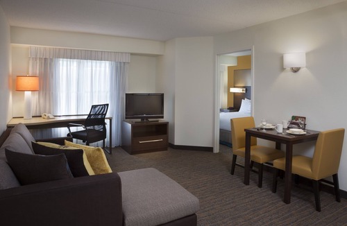 Mississauga Hotel | Cambridge Suites Mississauga