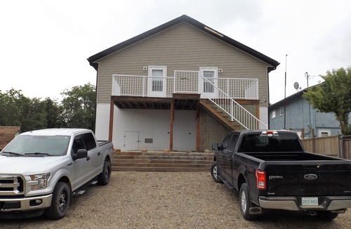 Gull Lake House | Campbell's Clean & Comfortable Modern Duplex 4662A
