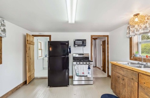 Black Rock Cabin | Canada Creek Coastal Cottage - Annapolis Valley