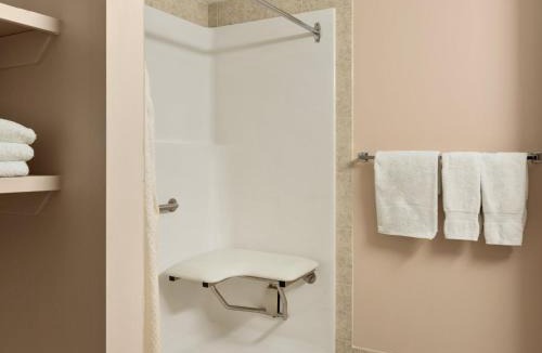 Hanna Hotel | Canada Grey Motor Inn
