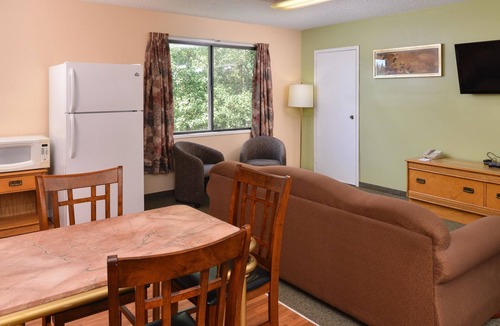 Whitecourt Hotel | Canadas Best Value Inn Whitecourt