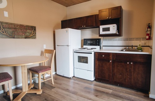 Fernie Hotel | Canadas Best Value Inn & Suites Fernie