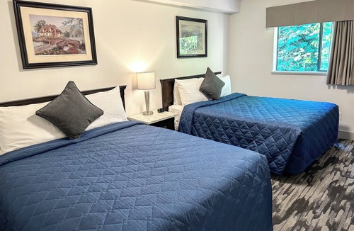 Newton Hotel | Canadian Inn