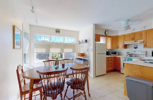 Ocean Park Condo | Cape Cod style condo with grill, pool, sauna, & gym - near beach
