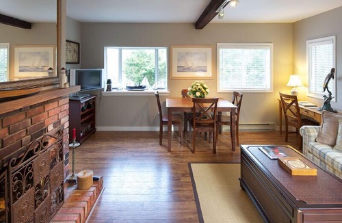 Salt Spring Island Cottage | 'Captain's Quarters' Waterfront Cottage on Fulford Harbour