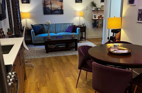 Downtown Halifax Apartment | Captain's Quarters, Downtown, AC