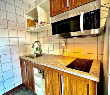 Swift Current Hotel | Caravel Motel