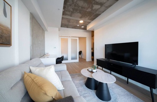 Carlingwood - McKellar Park - Laurentien View Apartment | Carlton West Modern Living | Executive Stay 1BR