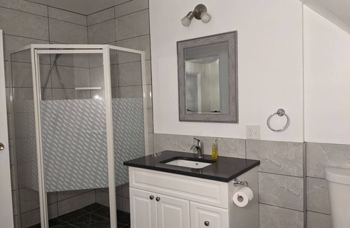 Wolfville Bed & Breakfast | Carriage House - KingBed, Full Kitc