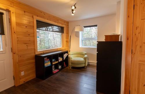 Val-des-Lacs Ski Chalet | Carriole - Private Hot Tub - Nature and Hiking