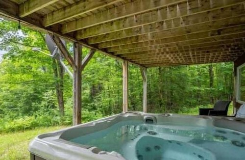 Val-des-Lacs Ski Chalet | Carriole Summary: Bie