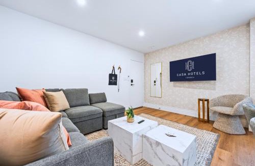 Riverdale Hotel | Casa Hotels Gerrard Modern Downtown Suite