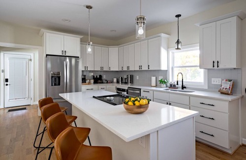Durham House | Casa Verde, Walk to Duke & Sarah P. Gardens