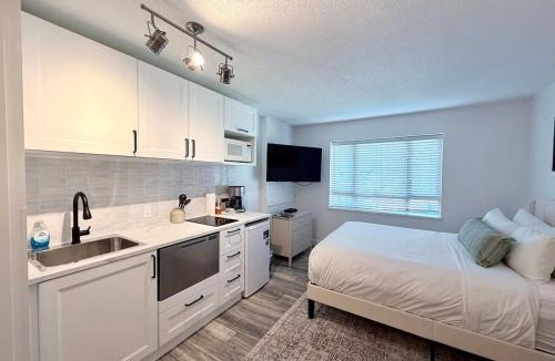 Village North Apartment | Cascade Lodge Studio-steps from village