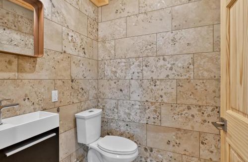Guysborough County Villa | Cedar Heaven Lake Lodge