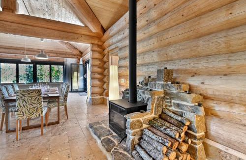 Guysborough County Villa | Cedar Heaven Lake Lodge